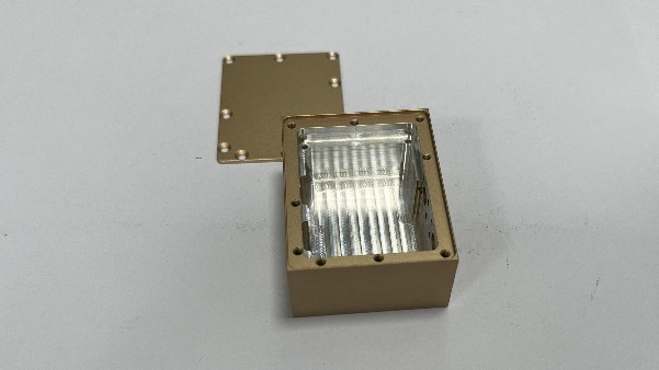 移動(dòng)電源外殼鋁型材cnc加工的工藝流程是什么？